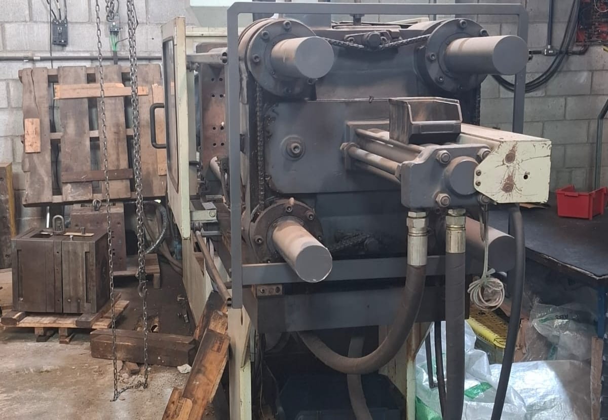 Injetora Himaco 140 ton